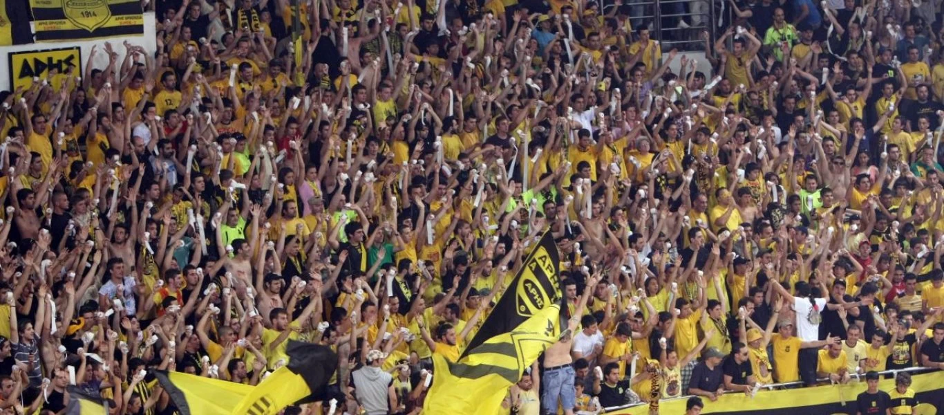 Στους δρόμους οπαδοί του Άρη για βιντεοκλίπ - Συνοδεία των ΜΑΤ (βίντεο)